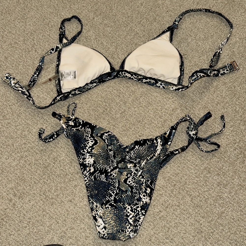Bikini - Picture 6 of 6